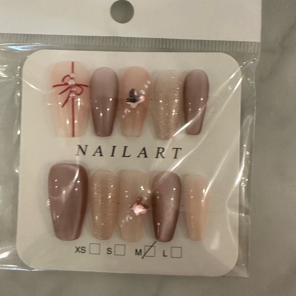 Assorted Press-On Nail Set - Picture 3 of 16
